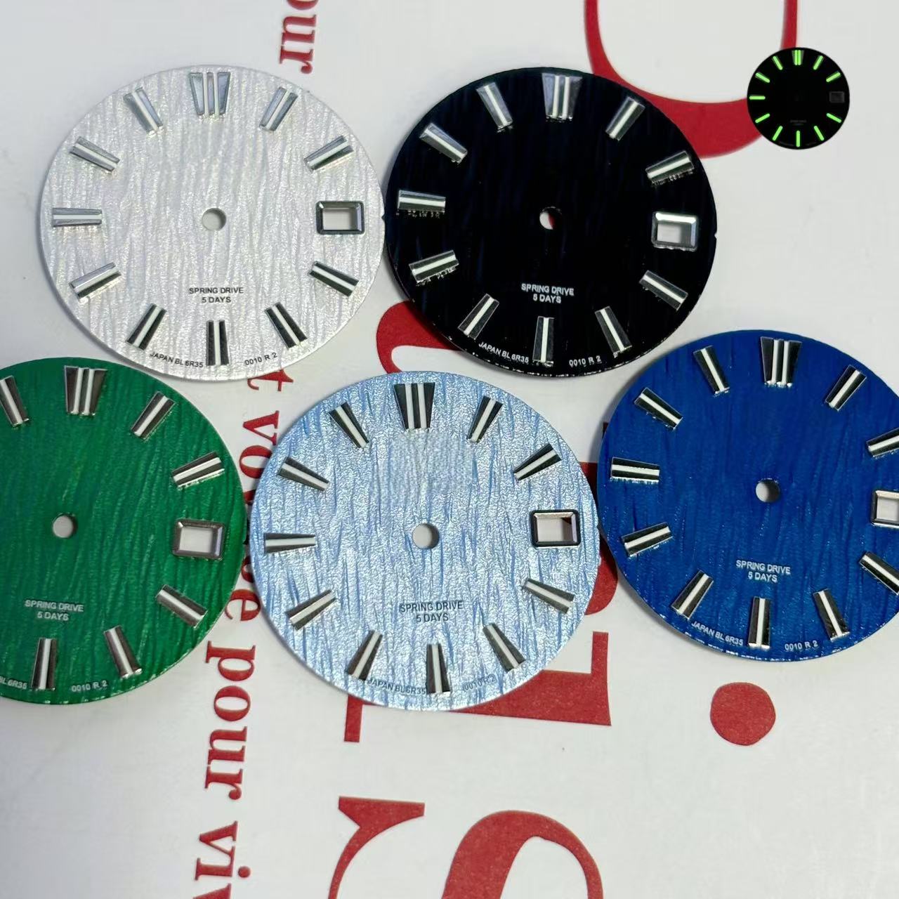 28.5mm Green Luminous Calendar - Reel Case recension och pris